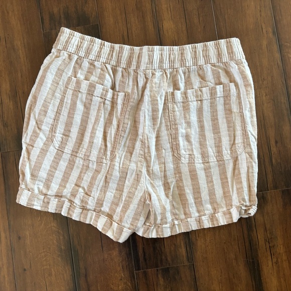 Striped Tan Women's Shorts size medium - Picture 2 of 5
